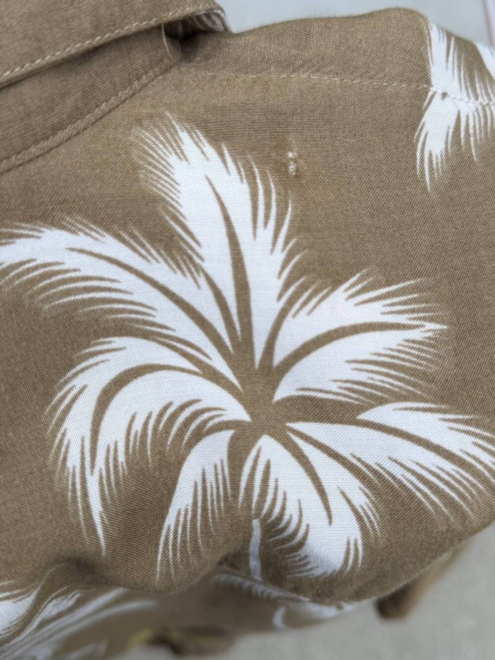 Indocraft Men's Size M Brown Taupe Woody Wagon Palm Tree Rayon Hawaiian Shirt - Picture 4 of 8